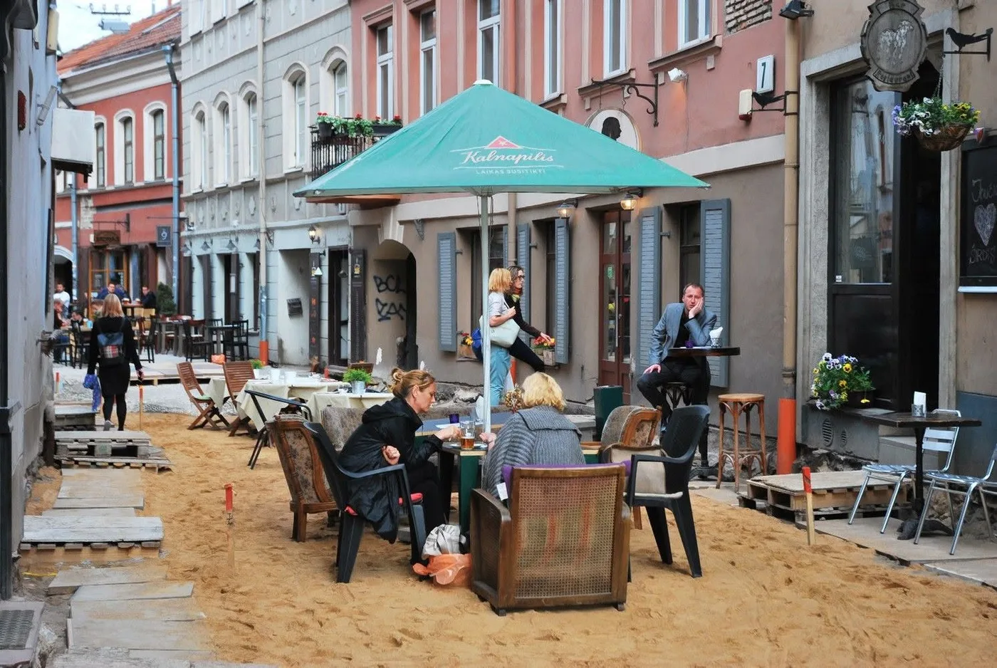 Blusynė — exterior