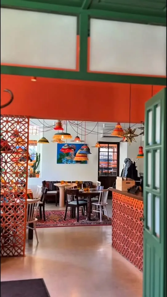 El Gato Negro — interior