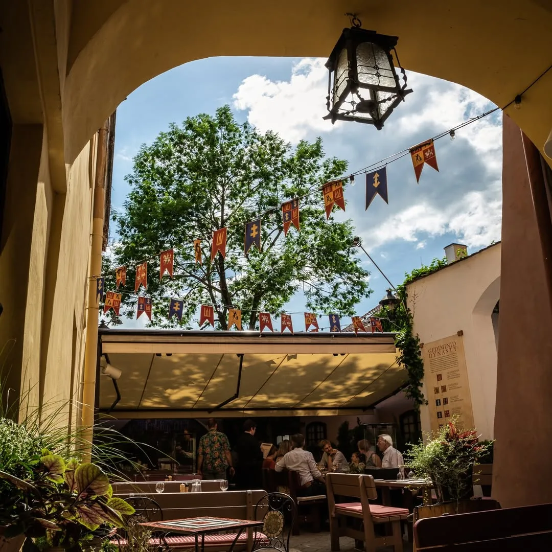 Lokys — exterior