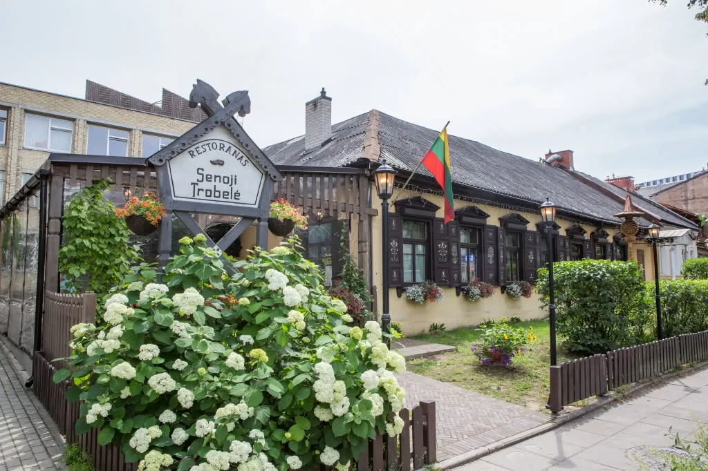 Trobelė — exterior